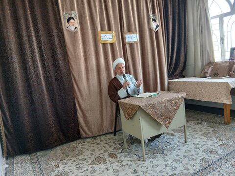 تصاویر/برگزاری مراسم آئین آغاز سال تحصیلی ۱۴۰۵ _۱۴۰۴ با حضور امام جمعه ساوه در موسسه آموزش عالی ریحانه الرسول (س)