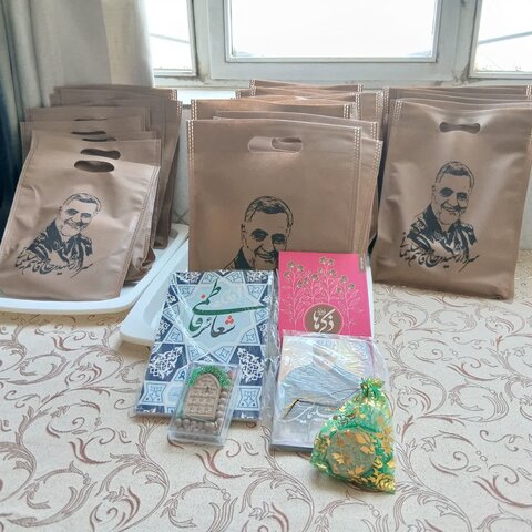 تصاویر/برگزاری مراسم آئین آغاز سال تحصیلی ۱۴۰۵ _۱۴۰۴ با حضور امام جمعه ساوه در موسسه آموزش عالی ریحانه الرسول (س)