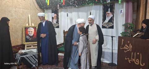 تصاویر/مراسم آغاز سال تحصیلی طلاب جدید الورود در مدرسه علمیه کوثر زرندیه