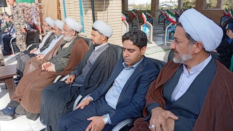 تصاویر/ برگزاری صبحگاه مشترک به مناسبت هفته دفاع مقدس در شهر ماهان