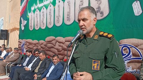 تصاویر/ برگزاری صبحگاه مشترک به مناسبت هفته دفاع مقدس در شهر ماهان