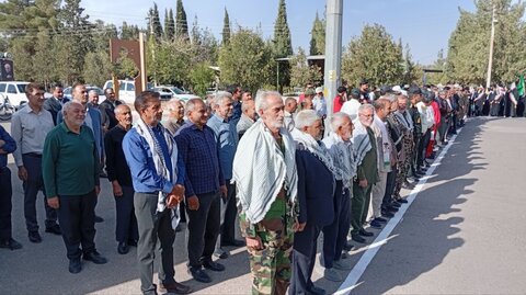 تصاویر/ برگزاری صبحگاه مشترک به مناسبت هفته دفاع مقدس در شهر ماهان