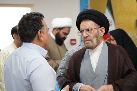 تصاویر ملاقات عمومی با نماینده ولی فقیه در لرستان