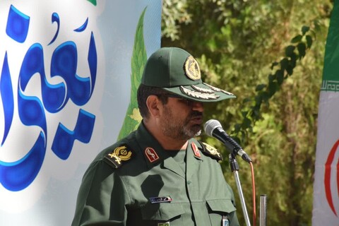 تصاویر/ آیین گلباران و تجدید میثاق با آرمان‌های امام(ره) و شهداء در گلزار شهدای شاهرود