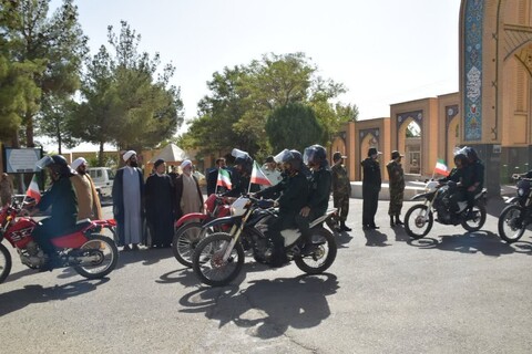 تصاویر/ آیین گلباران و تجدید میثاق با آرمان‌های امام(ره) و شهداء در گلزار شهدای شاهرود