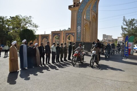 تصاویر/ آیین گلباران و تجدید میثاق با آرمان‌های امام(ره) و شهداء در گلزار شهدای شاهرود