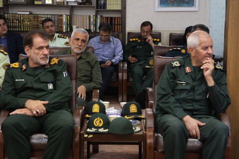 تصاویر / دیدار فرماندهان نظامی و انتظامی استان با نماینده ولی فقیه در استان همدان