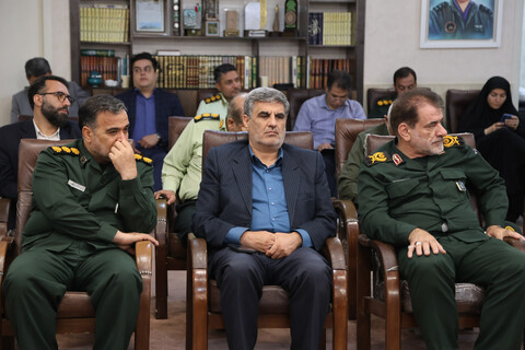 تصاویر / دیدار فرماندهان نظامی و انتظامی استان با نماینده ولی فقیه در استان همدان