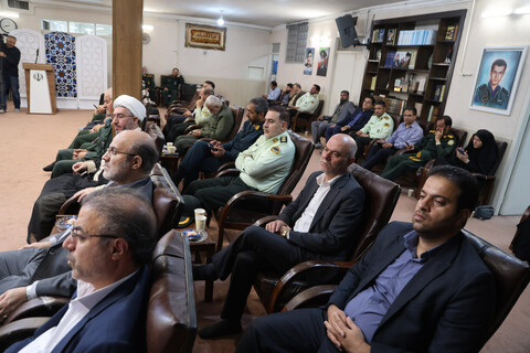 تصاویر / دیدار فرماندهان نظامی و انتظامی استان با نماینده ولی فقیه در استان همدان