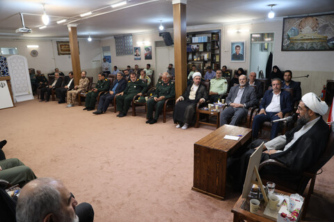 تصاویر / دیدار فرماندهان نظامی و انتظامی استان با نماینده ولی فقیه در استان همدان