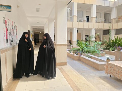 بازدید مدیر حوزه علمیه خواهران استان یزد  از مدرسه علمیه حضرت زینب (س) یزد