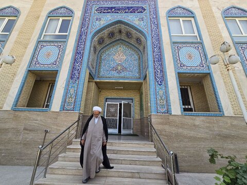 بازدید مدیر حوزه علمیه خواهران استان یزد  از مدرسه علمیه حضرت زینب (س) یزد
