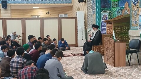 تصاویر/ نشست اخلاقی معرفتی با حضور آیت‌الله موسوی از علمای نجف‌اشرف