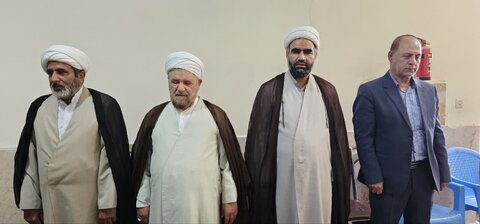 تصاویر/ مراسم آغاز سال تحصیلی و گرامیداشت هفته دفاع مقدس در مدرسه علمیه الزهرا(س) جیرفت