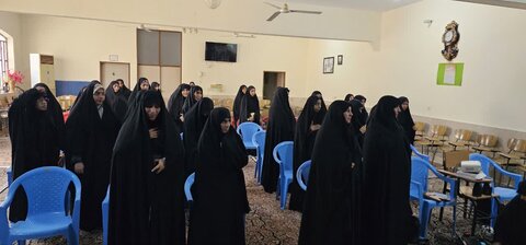 تصاویر/ مراسم آغاز سال تحصیلی و گرامیداشت هفته دفاع مقدس در مدرسه علمیه الزهرا(س) جیرفت