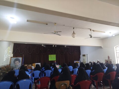 تصاویر/ مراسم آغاز سال تحصیلی و گرامیداشت هفته دفاع مقدس در مدرسه علمیه الزهرا(س) جیرفت