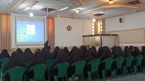 تصاویر/ مراسم گرامیداشت هفته دفاع مقدس در مدرسه علمیه حضرت زینب(س) کرمان