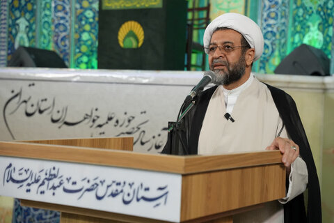 فیلم / مراسم آیین آغاز سال تحصیلی جدید حوزه علمیه خواهران استان تهران