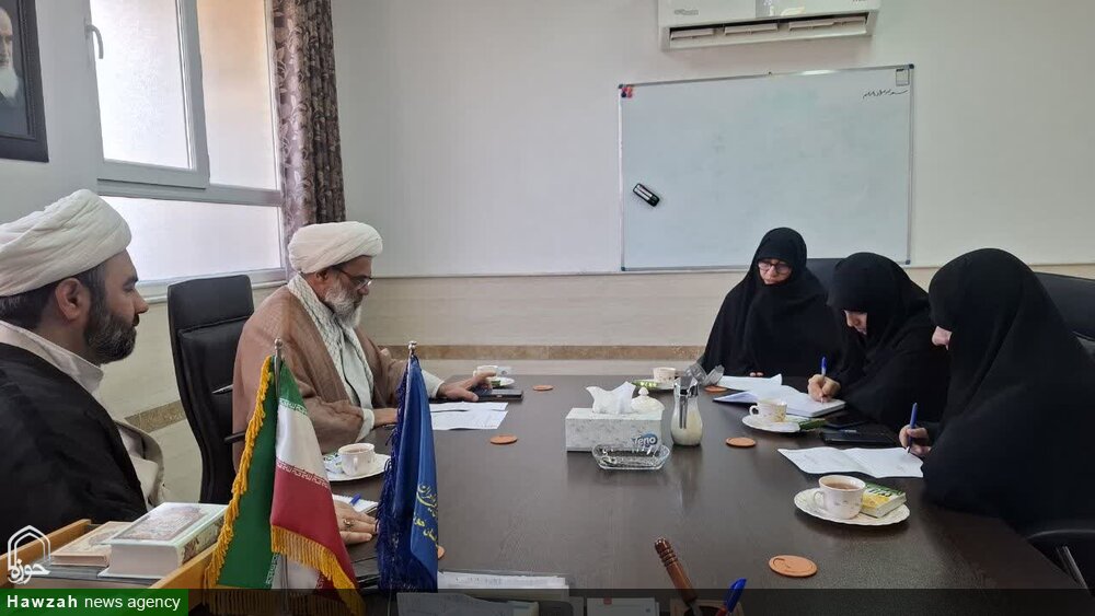 نشست بررسی همایش بین المللی مدرسه علمیه امام خمینی (ره) بندر امام