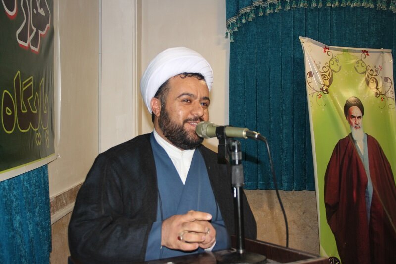 فرزندان ملت ایران در دفاع مقدس مقابل ابرقدرت‌های جهان ایستادند 