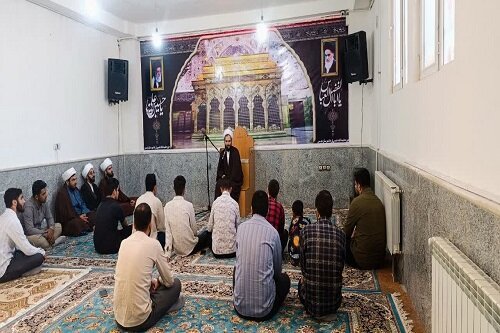 آغاز سال تحصیلی جدید در مدرسه علمیه امام خمینی(ره) هرسین+ تصاویر