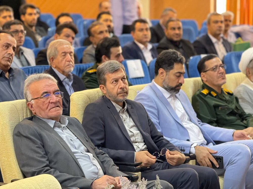 تکریم خانواده شهدا، از اولویت‌های کاری فرماندار سابق نطنز بود