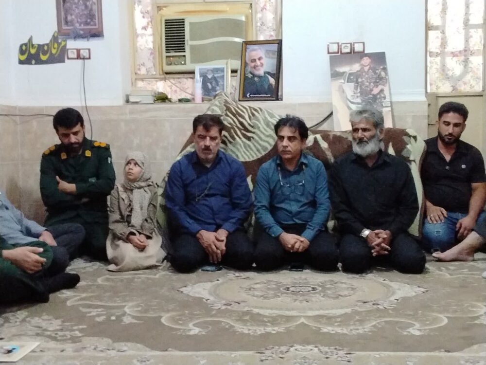 فیلم| لحظه اعلام خبر احراز شهادت به خانواده شهید بسیجی گناوه‌ای