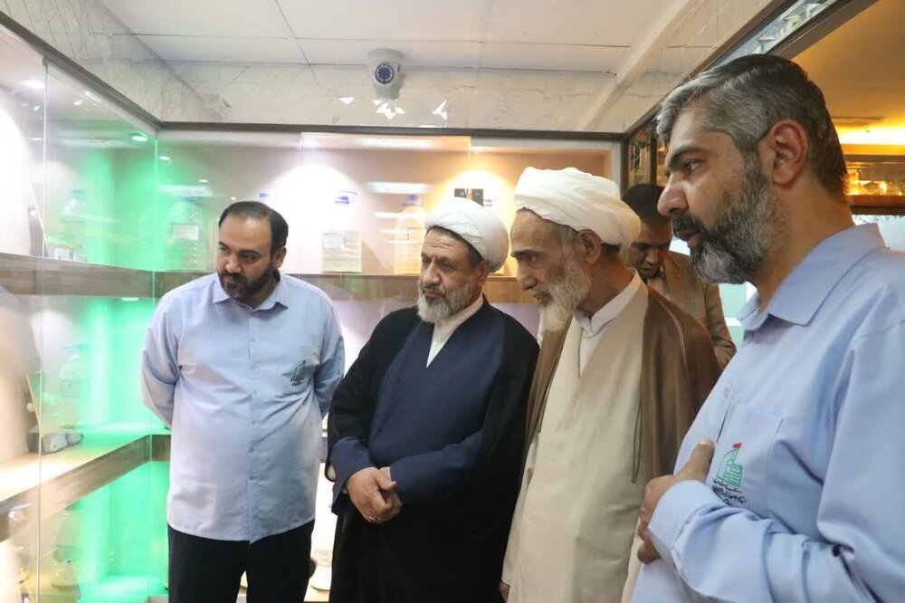 دیدار امام جمعه با خادمان تربتخانه کرمان