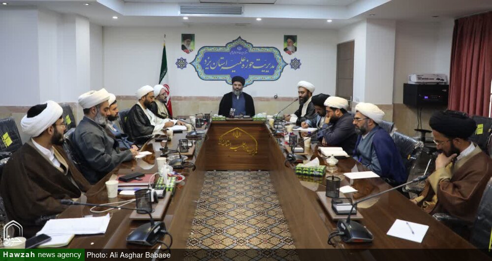 تصاویر/ نشست معاونان تبلیغ و تهذیب مدارس با حضور مدیر حوزه علمیه استان برگزار شد
