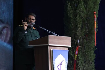 دفاع مقدس، تجلی عاشورا در عصر انقلاب بود