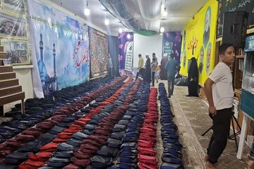 توزیع ۱۲۰۰ بسته نوشت ‌افزار بین دانش‌آموزان نیازمند کرمانشاه با مشارکت خیّرین+عکس