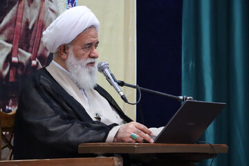 عرفان ناب در پیوند با قرآن و شریعت معنا می‌یابد+تصاویر