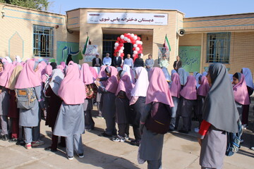 تصاویر/ نواختن زنگ مهر و آغاز سال تحصیلی در دبستان یاس نبوی شهر جوپار