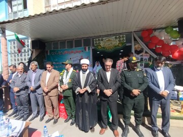 تصاویر/ نواختن زنگ مهر ایثار و مقاومت در دبستان شاهد دلفان