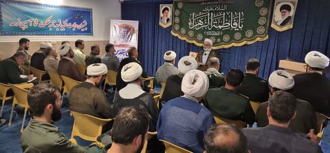 تصاویر / تجدید میثاق امام جمعه آبیک ومسئولین با شهدا