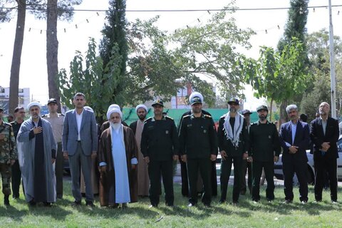 تصاویر / تجدید میثاق امام جمعه آبیک ومسئولین با شهدا