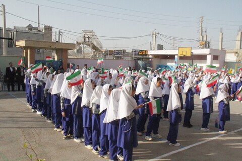 تصاویر/ نواخته شدن زنگ آغاز سال تحصیلی توسط مدیر حوزه علمیه بوشهر