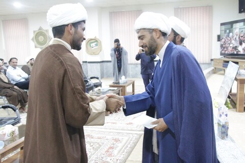 تصاویر/ تجلیل از رتبه های برتر مدرسه علمیه کنگان