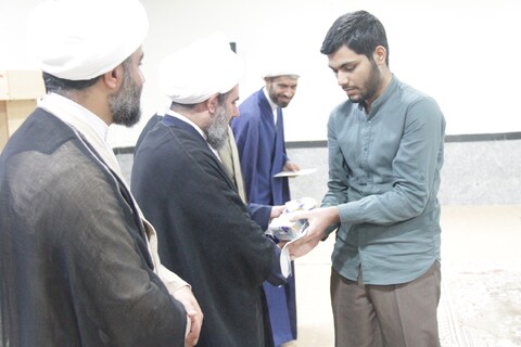 تصاویر/ تجلیل از رتبه های برتر مدرسه علمیه کنگان