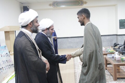 تصاویر/ تجلیل از رتبه های برتر مدرسه علمیه کنگان