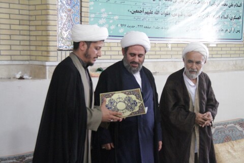 تصاویر/ تجلیل از طلاب ممتاز مدرسه علمیه برازجان