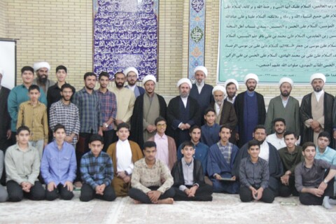 تصاویر/ تجلیل از طلاب ممتاز مدرسه علمیه برازجان