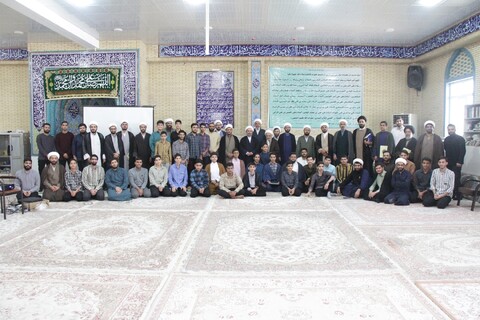 تصاویر/ تجلیل از طلاب ممتاز مدرسه علمیه برازجان