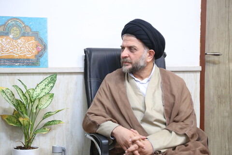 تصاویر/دیدار نماینده مجلس با مدیر حوزه علمیه خوزستان؛تأکید بر نقش حوزه در تعالی علمی و لزوم توجه مجلس به معیشت مردم