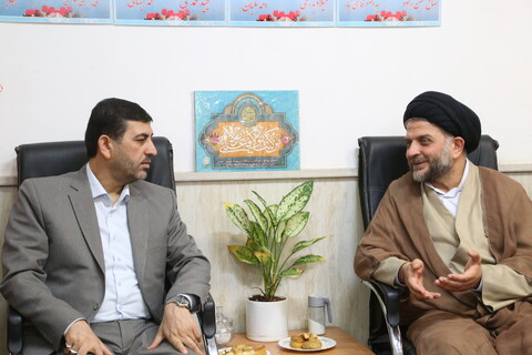 تصاویر/دیدار نماینده مجلس با مدیر حوزه علمیه خوزستان؛تأکید بر نقش حوزه در تعالی علمی و لزوم توجه مجلس به معیشت مردم