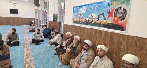 تصاویر / مراسم هفته دفاع مقدس در مدرسه علمیه سفیران هدایت قزوین