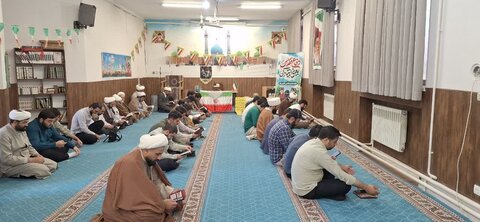 تصاویر / مراسم هفته دفاع مقدس در مدرسه علمیه سفیران هدایت قزوین