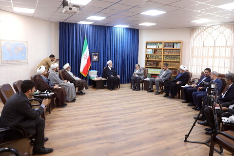 تصاویر/ دیدار سرپرست دانشگاه آزاد با آیت الله اعرافی