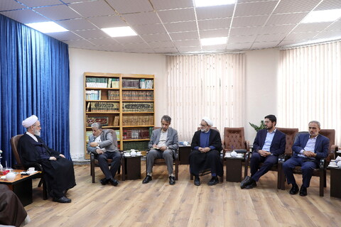 تصاویر/ دیدار سرپرست دانشگاه آزاد با آیت الله اعرافی