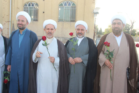 تصاویر / تجدید میثاق امام جمعه ،مدیر،معاونین ،واساتید حوزه علمیه استان قزوین با شهدا